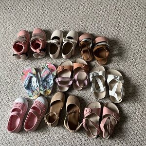 Toddler girls size 7 summer shoes/ sandals